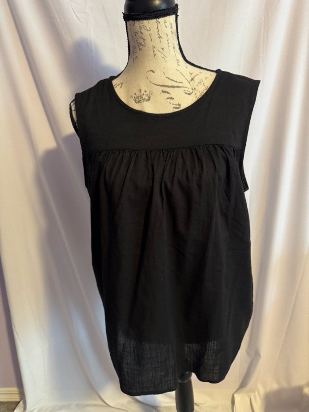 Sonoma Black Sleeveless Gathered Yoke Tank
